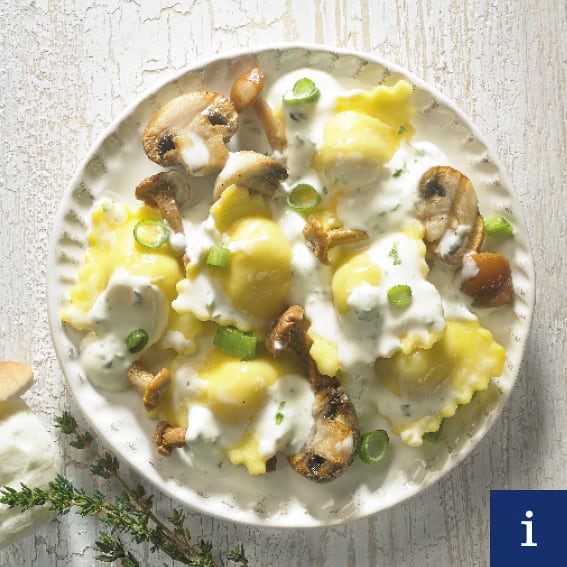 Ravioli salad with forest mushrooms