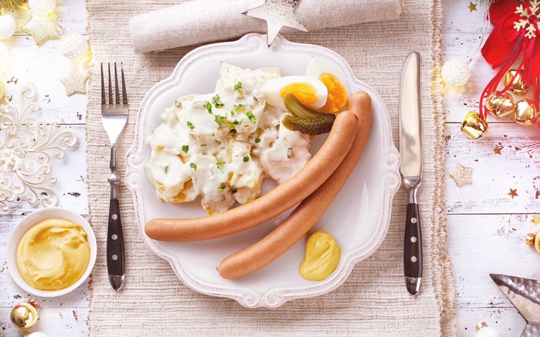 Das traditionelle Weihnachtsessen: Omas Kartoffelsalat & Würstchen!